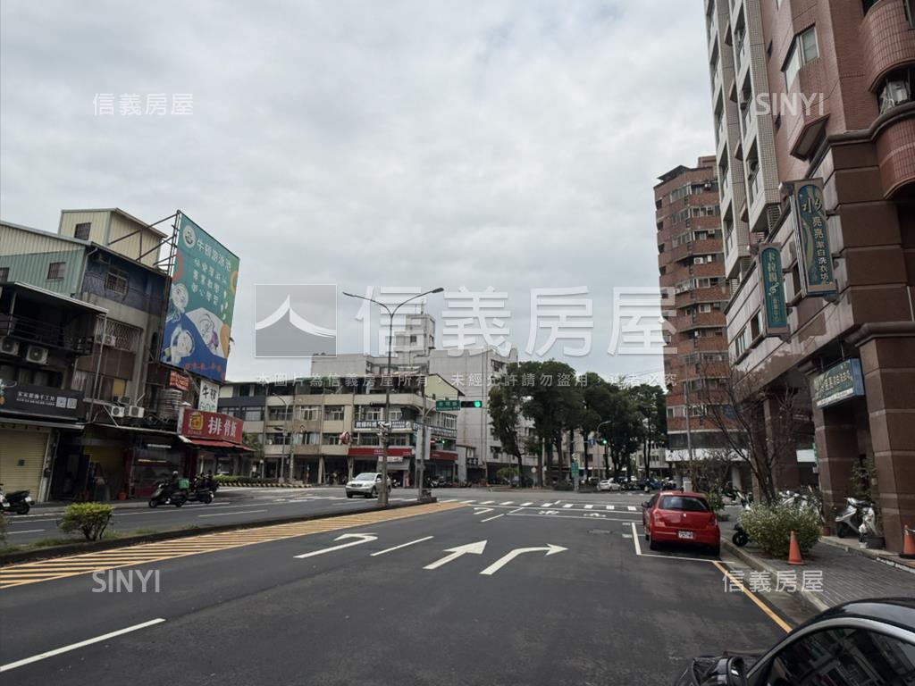 國泰博苑８米大面寬店面房屋室內格局與周邊環境