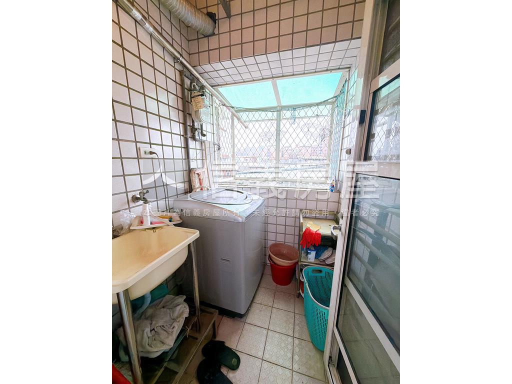 新埔捷運三房平面車位房屋室內格局與周邊環境