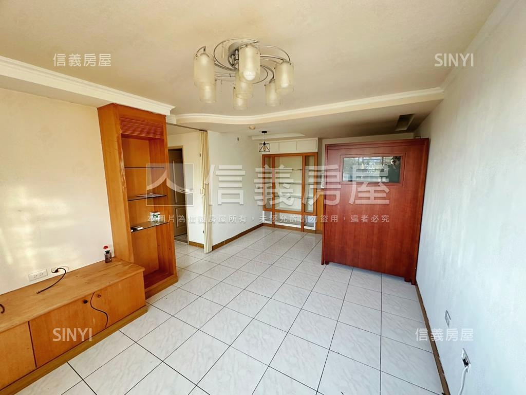 低總價極品三房房屋室內格局與周邊環境