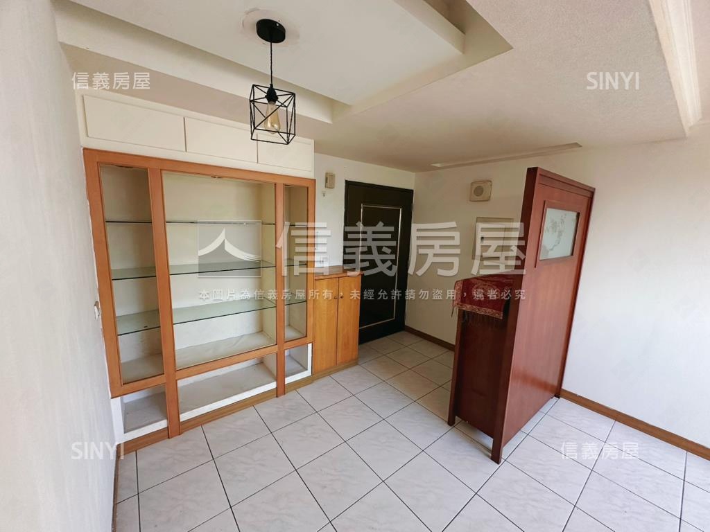 低總價極品三房房屋室內格局與周邊環境