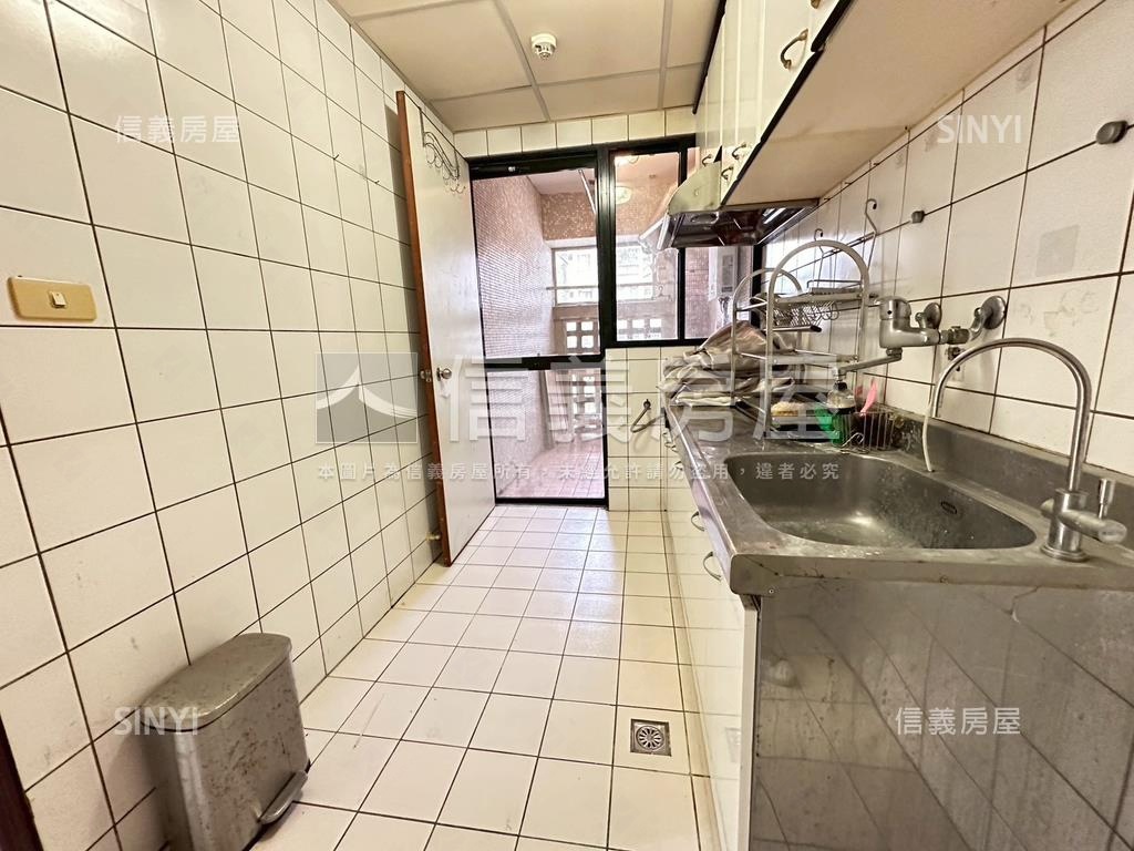 松城一區高樓面中庭房屋室內格局與周邊環境