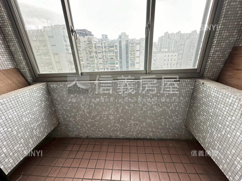 松城一區高樓面中庭房屋室內格局與周邊環境