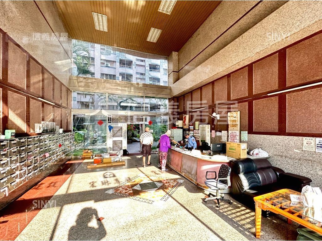 親水公園旁次高樓三房車位房屋室內格局與周邊環境