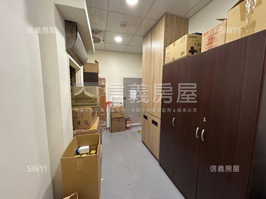 正西門路面寬店霸Ａ房屋室內格局與周邊環境