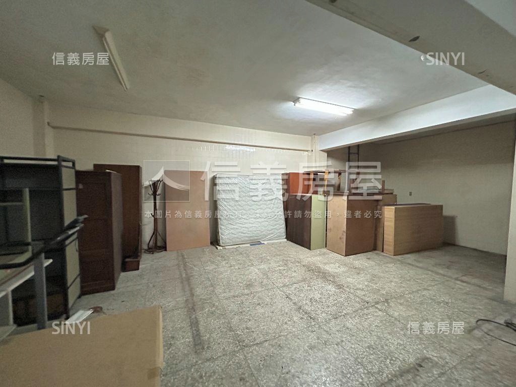 正西門路面寬店霸Ａ房屋室內格局與周邊環境