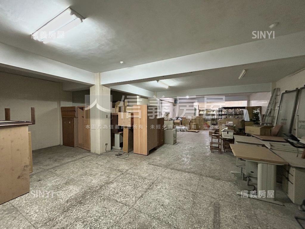 正西門路面寬店霸Ａ房屋室內格局與周邊環境