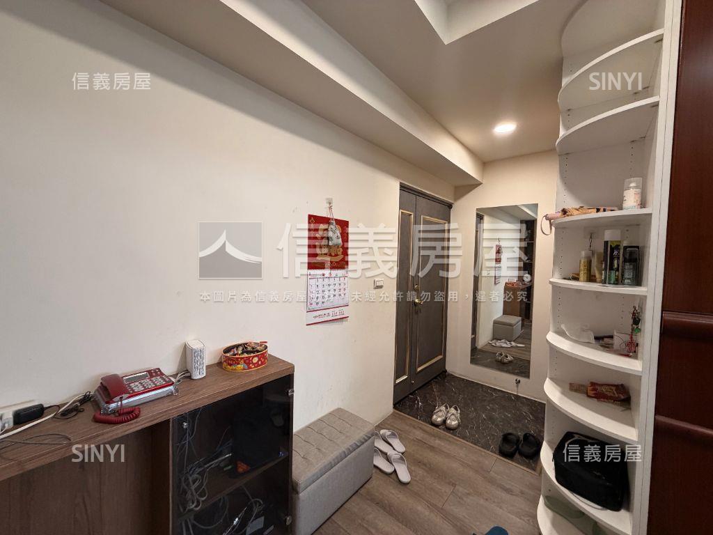 精美樓中樓景觀豪邸房屋室內格局與周邊環境