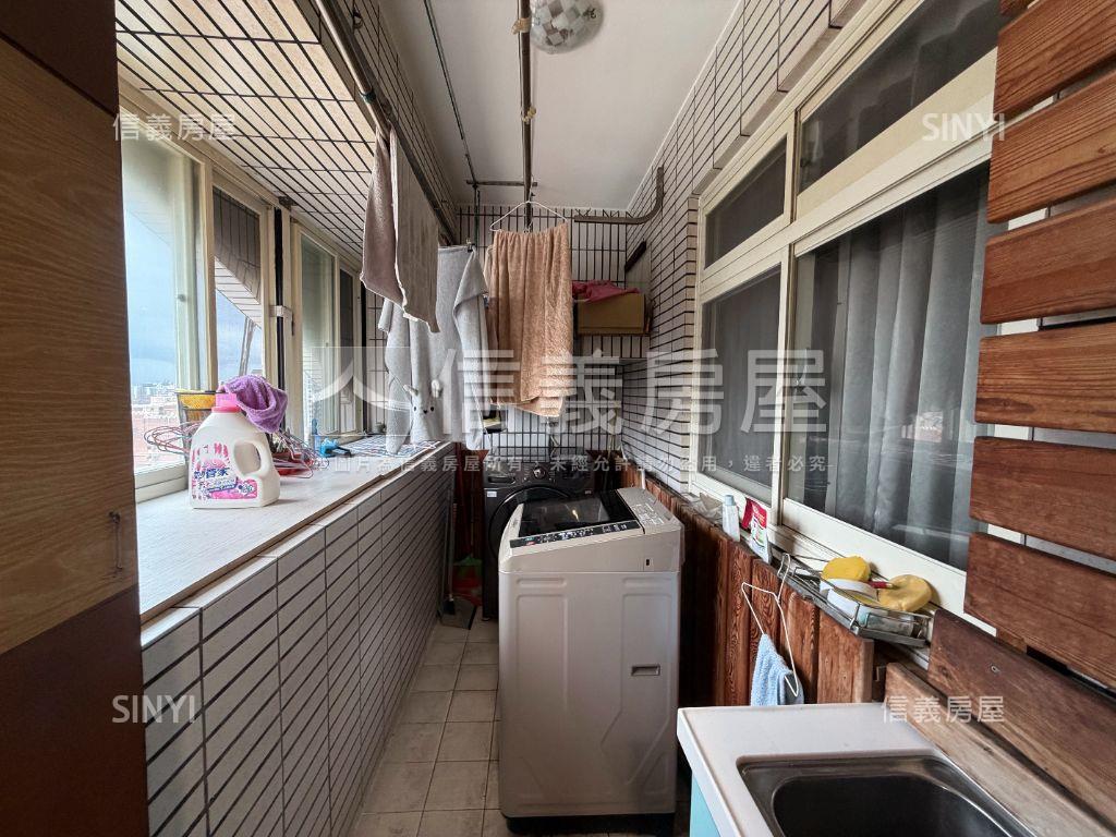 精美樓中樓景觀豪邸房屋室內格局與周邊環境