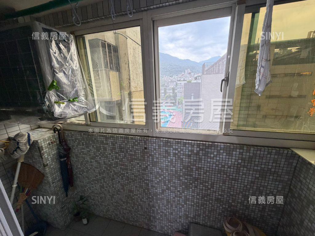 高湯屋電梯套房山景美屋房屋室內格局與周邊環境