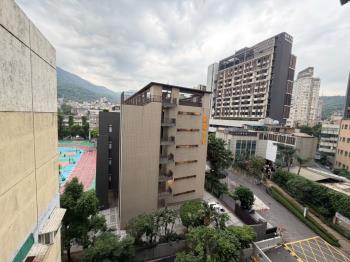 高湯屋電梯套房山景美屋
