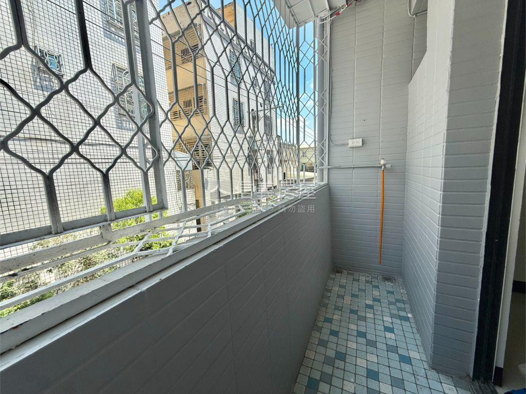 府安路五段角窗店透房屋室內格局與周邊環境