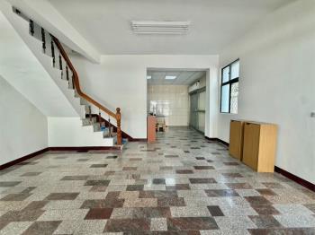 府安路五段角窗店透