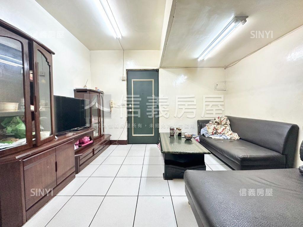 新生街稀有邊間五房華廈房屋室內格局與周邊環境