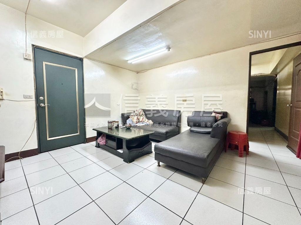 新生街稀有邊間五房華廈房屋室內格局與周邊環境