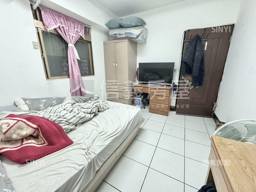 新生街稀有邊間五房華廈房屋室內格局與周邊環境