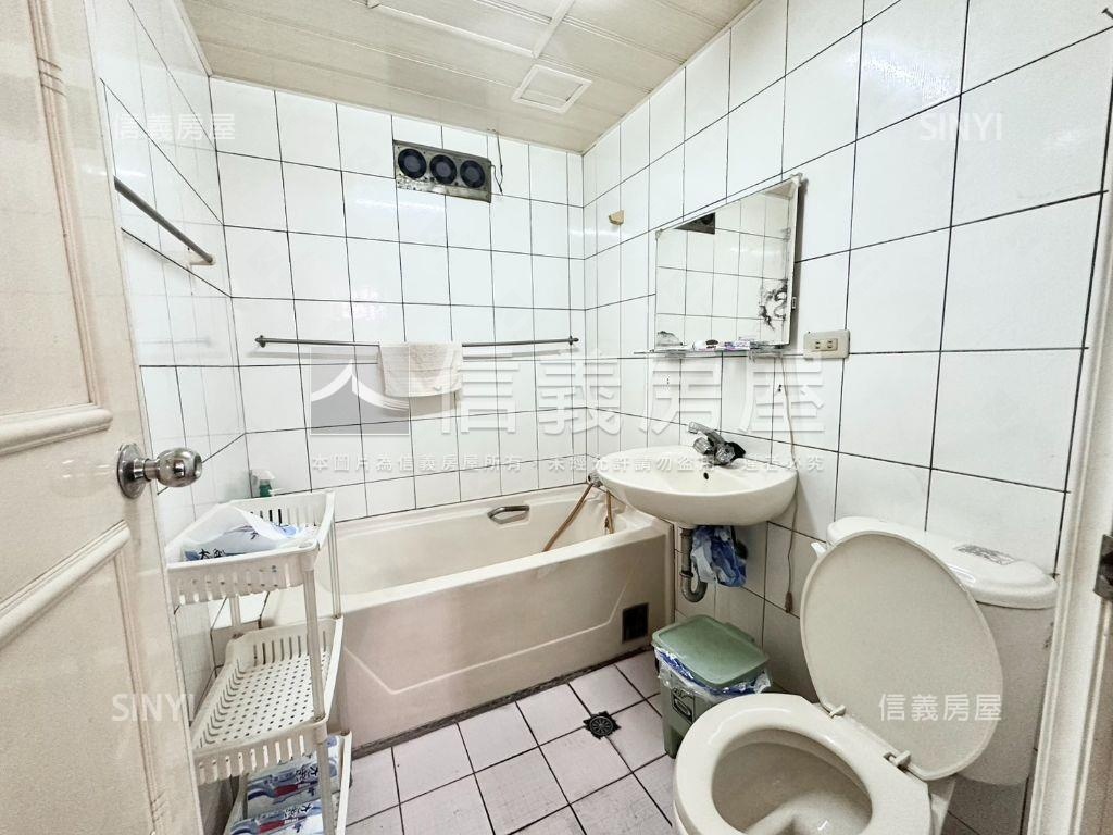 新生街稀有邊間五房華廈房屋室內格局與周邊環境