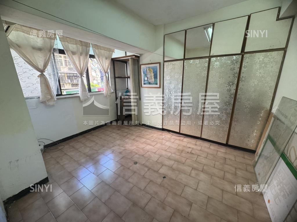 忠駝稀有朝南三房房屋室內格局與周邊環境