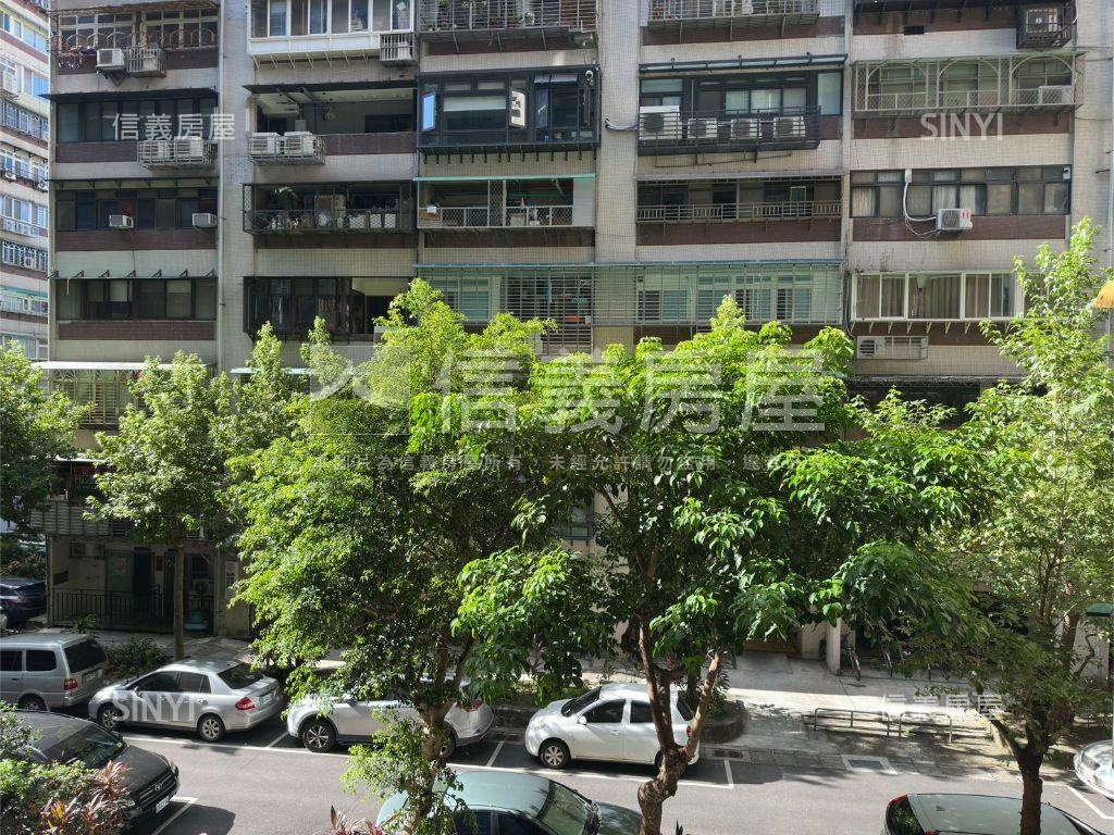 忠駝稀有朝南三房房屋室內格局與周邊環境