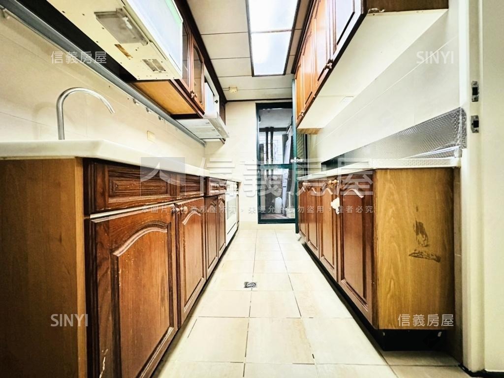 依山傍水中悅花廣四房車位房屋室內格局與周邊環境