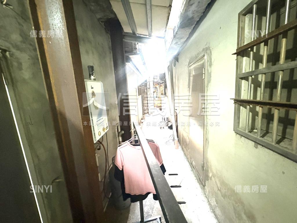 三重屋況美一樓方正免整理房屋室內格局與周邊環境