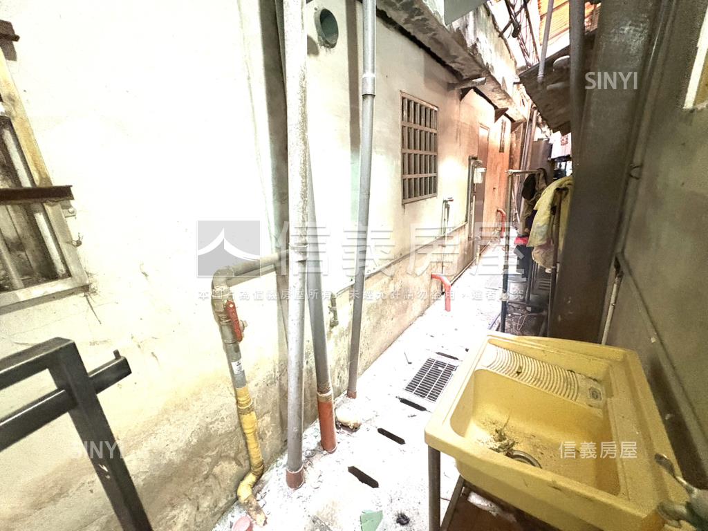 三重屋況美一樓方正免整理房屋室內格局與周邊環境