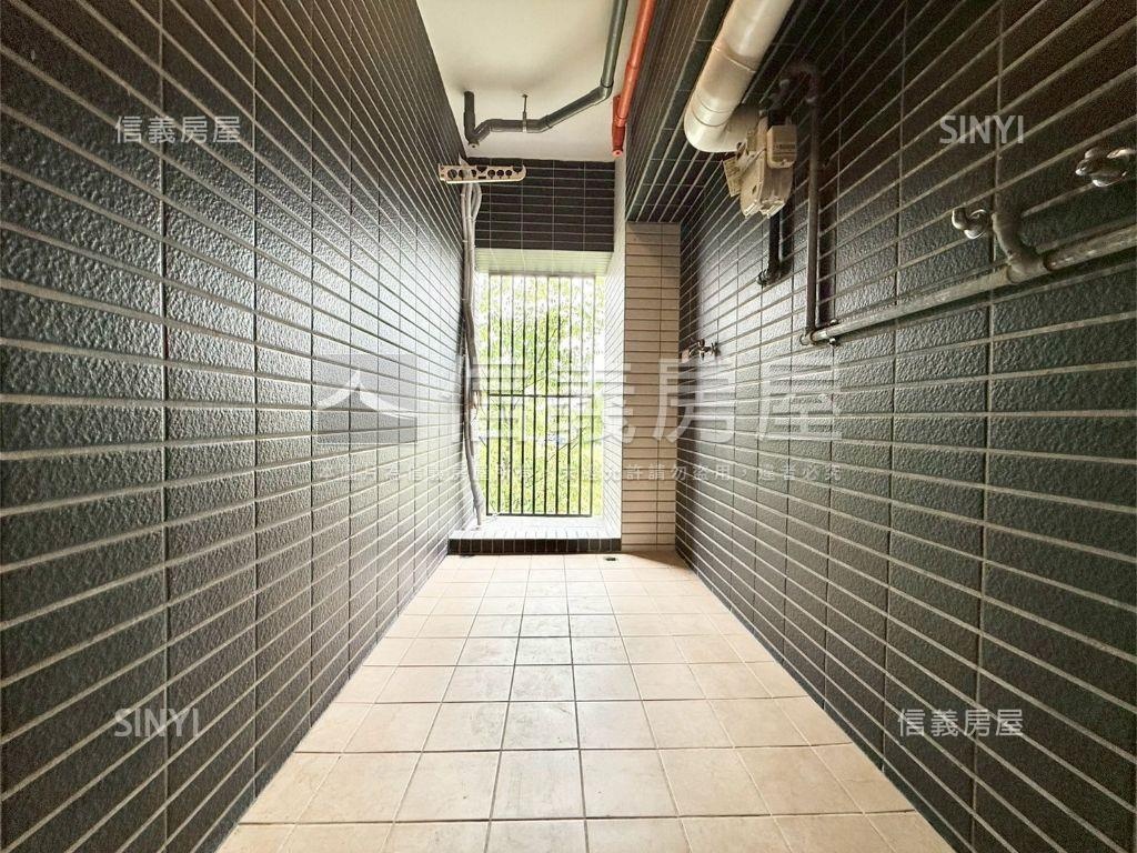 朝南稀有釋出輕裝潢大三房房屋室內格局與周邊環境