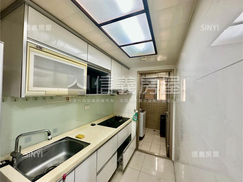 【專任】灣頂二房帶車位房屋室內格局與周邊環境