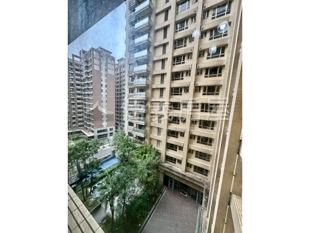 【專任】灣頂二房帶車位房屋室內格局與周邊環境