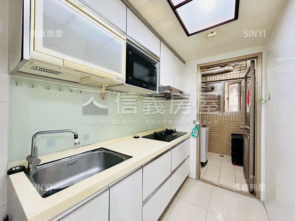 【專任】灣頂二房帶車位房屋室內格局與周邊環境