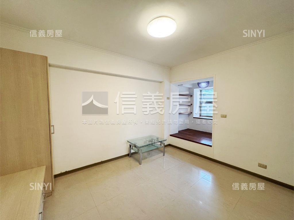 湖邦新第經典２房車位房屋室內格局與周邊環境