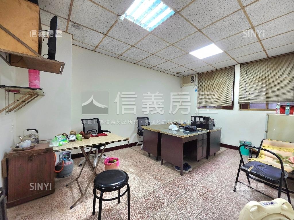 近銀河灣計畫區社區一樓房屋室內格局與周邊環境