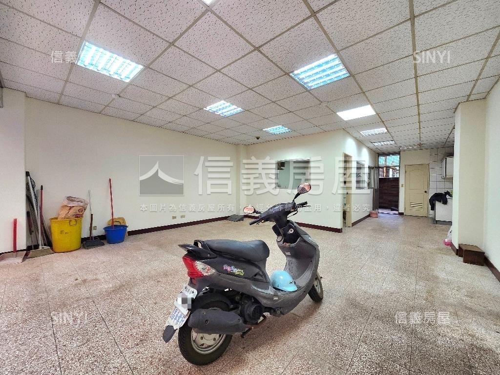 近銀河灣計畫區社區一樓房屋室內格局與周邊環境