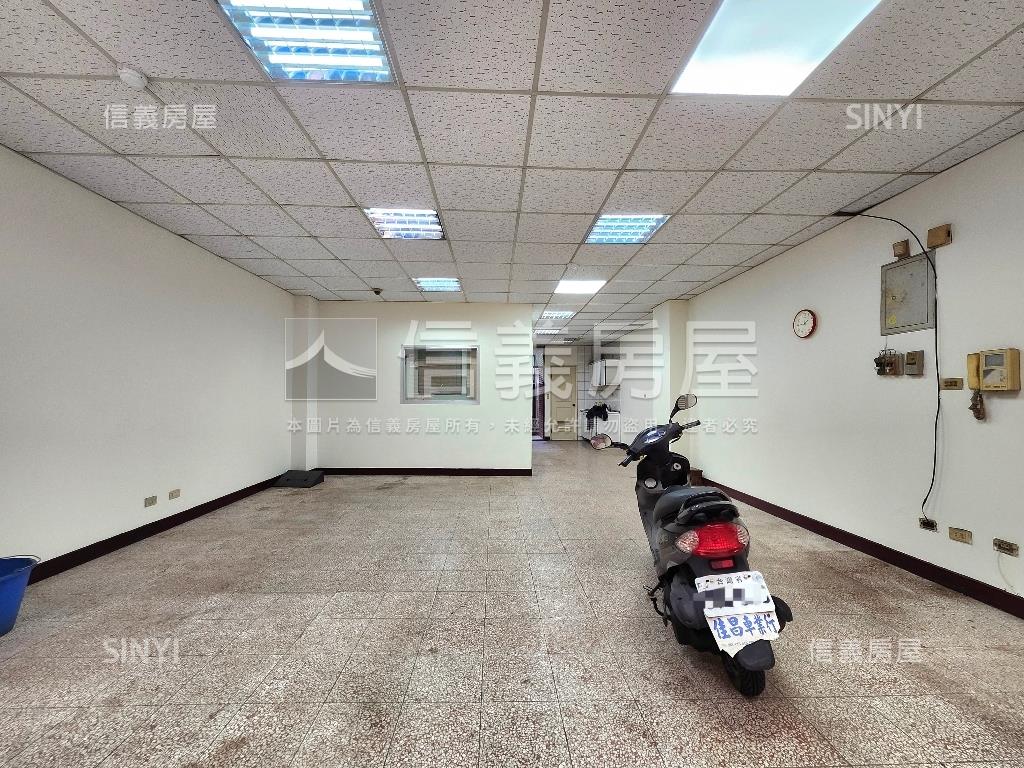 近銀河灣計畫區社區一樓房屋室內格局與周邊環境