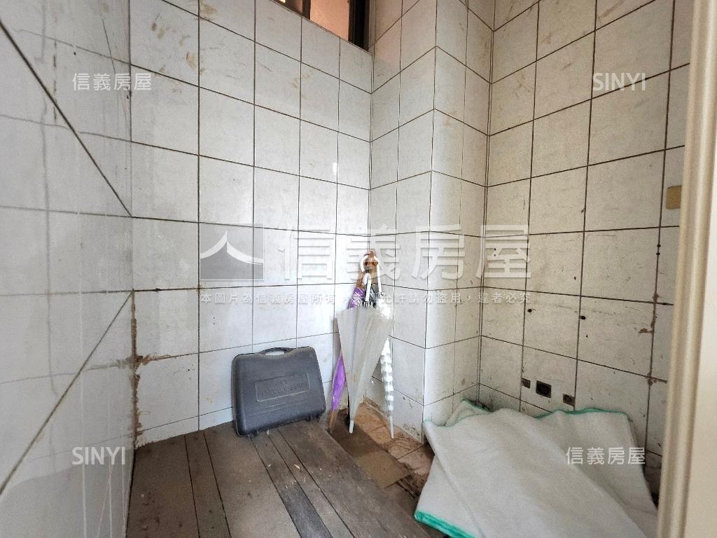 近銀河灣計畫區社區一樓房屋室內格局與周邊環境