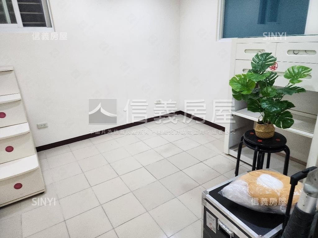 民族裝潢一樓房屋室內格局與周邊環境