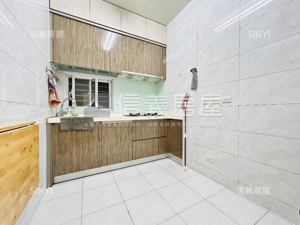 民族裝潢一樓房屋室內格局與周邊環境