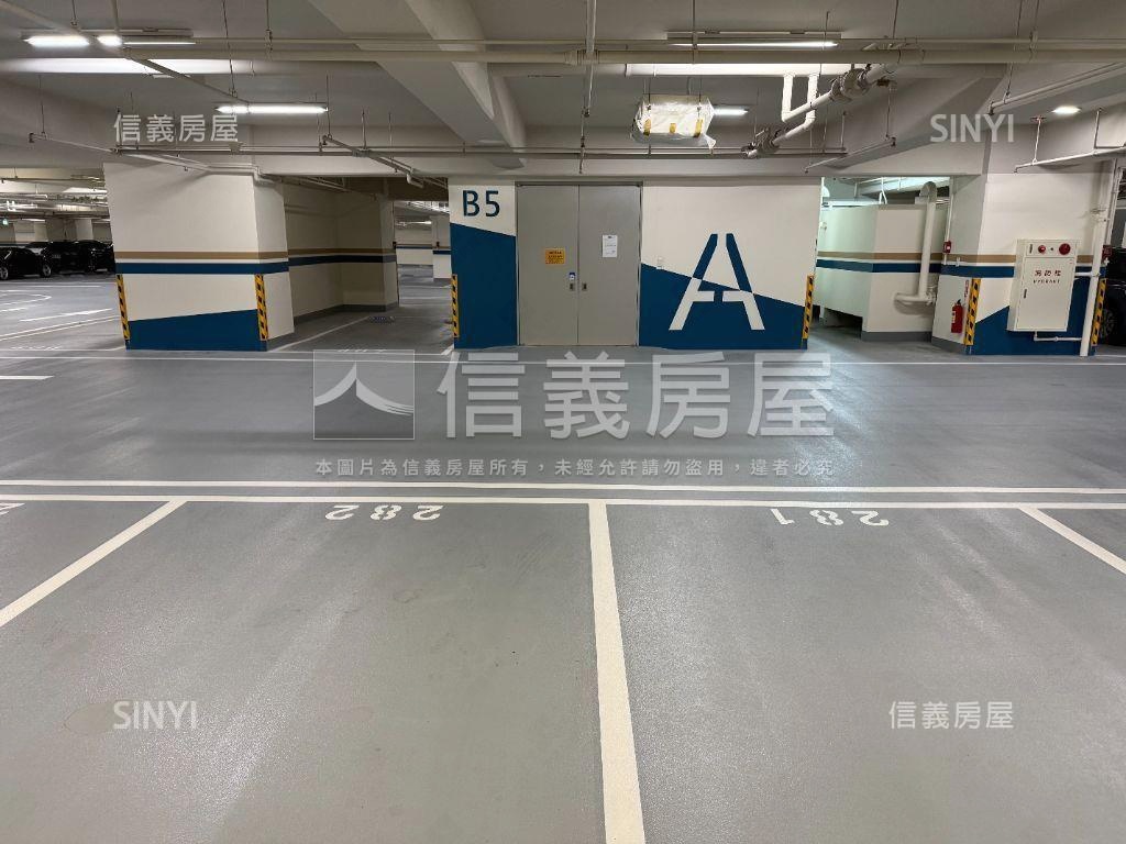 帝國花園坡平車位房屋室內格局與周邊環境