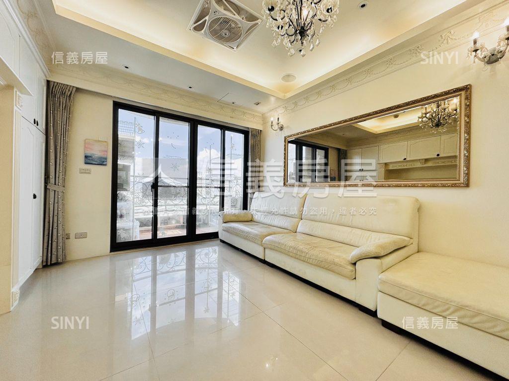 築城遠眺美景三房車位房屋室內格局與周邊環境