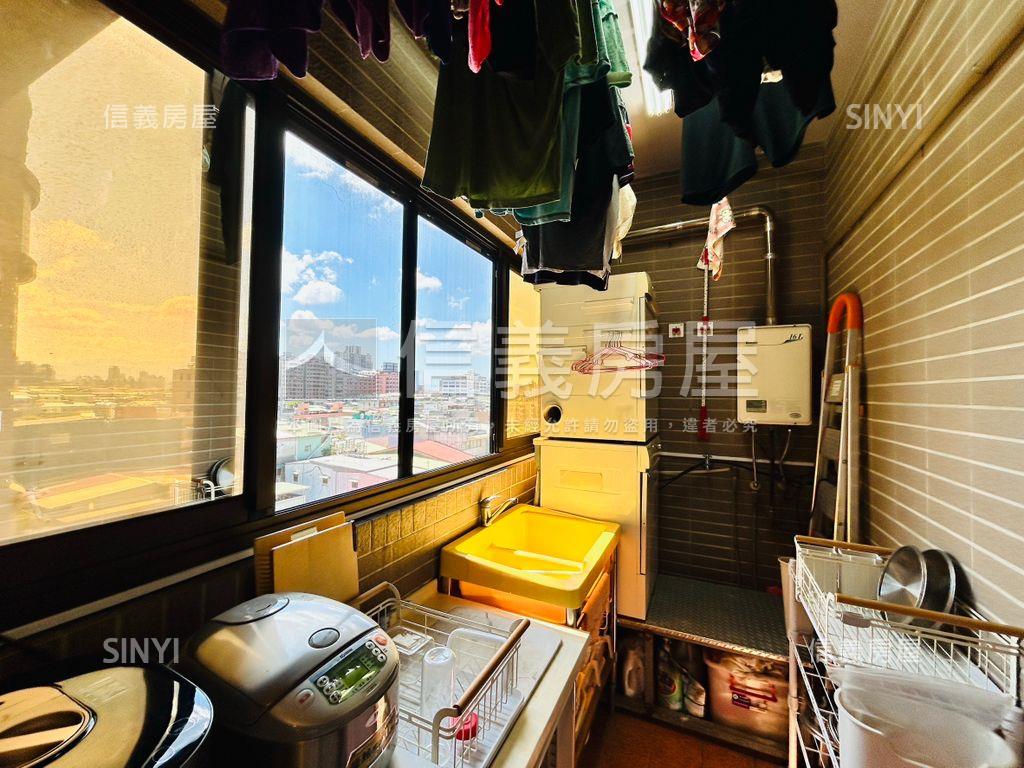 築城遠眺美景三房車位房屋室內格局與周邊環境