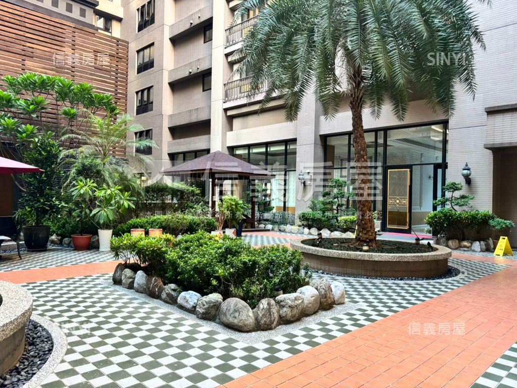 築城遠眺美景三房車位房屋室內格局與周邊環境