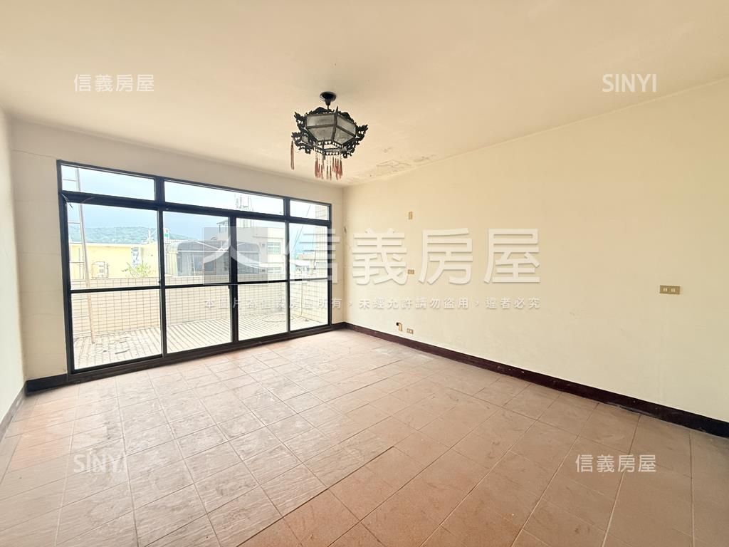 南投家樂福旁美透天房屋室內格局與周邊環境