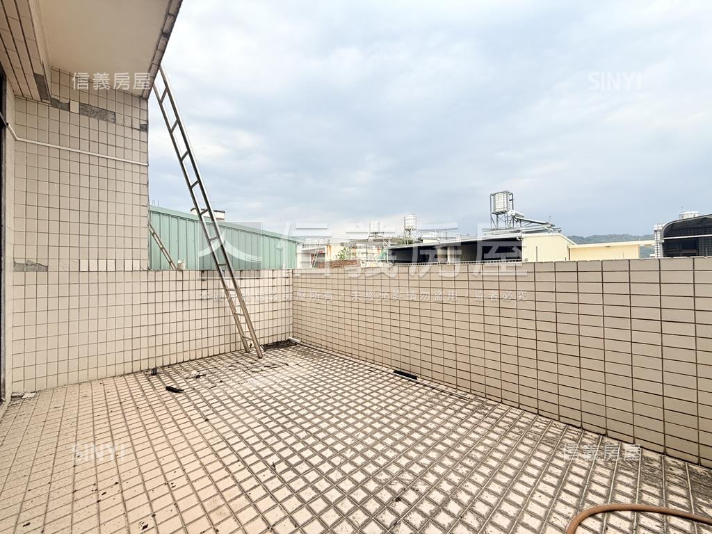 南投家樂福旁美透天房屋室內格局與周邊環境