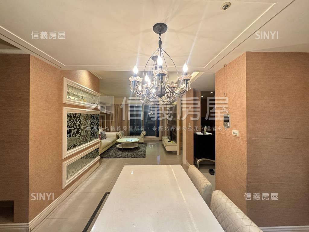 次頂樓稀有釋出一品馥麗房屋室內格局與周邊環境
