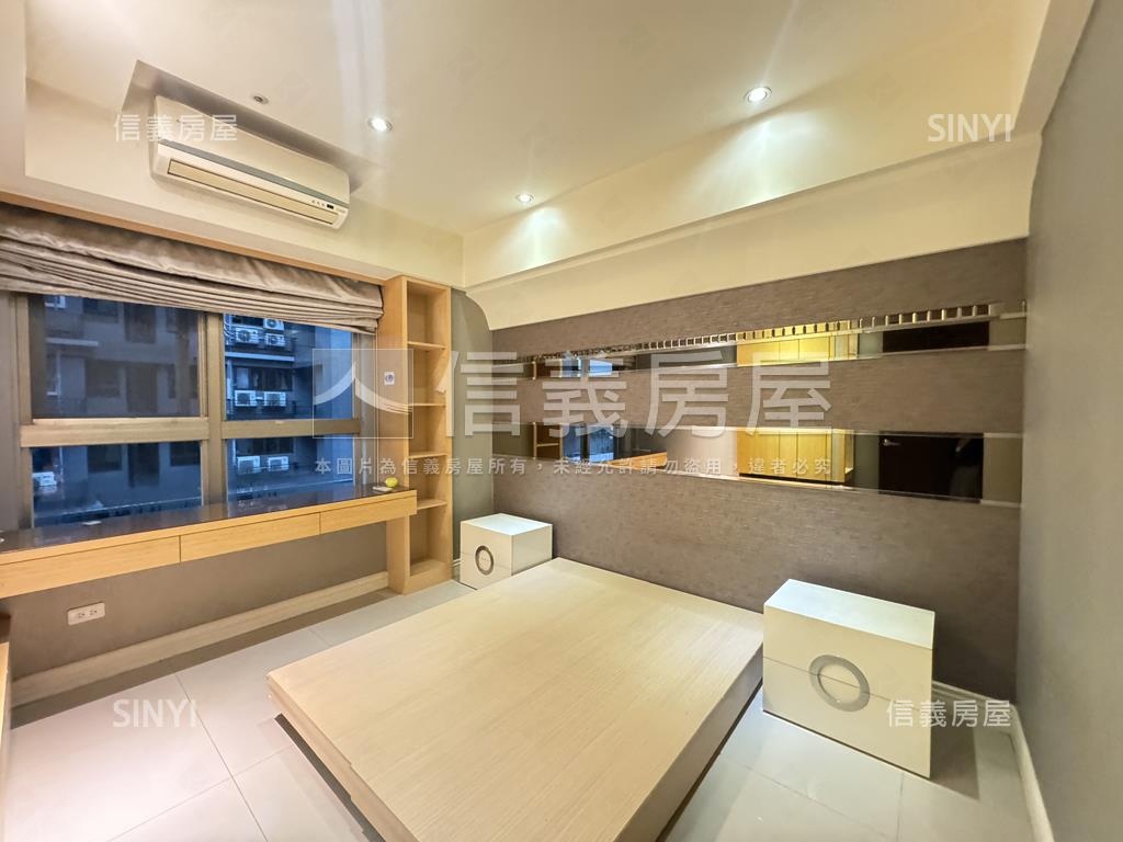 次頂樓稀有釋出一品馥麗房屋室內格局與周邊環境