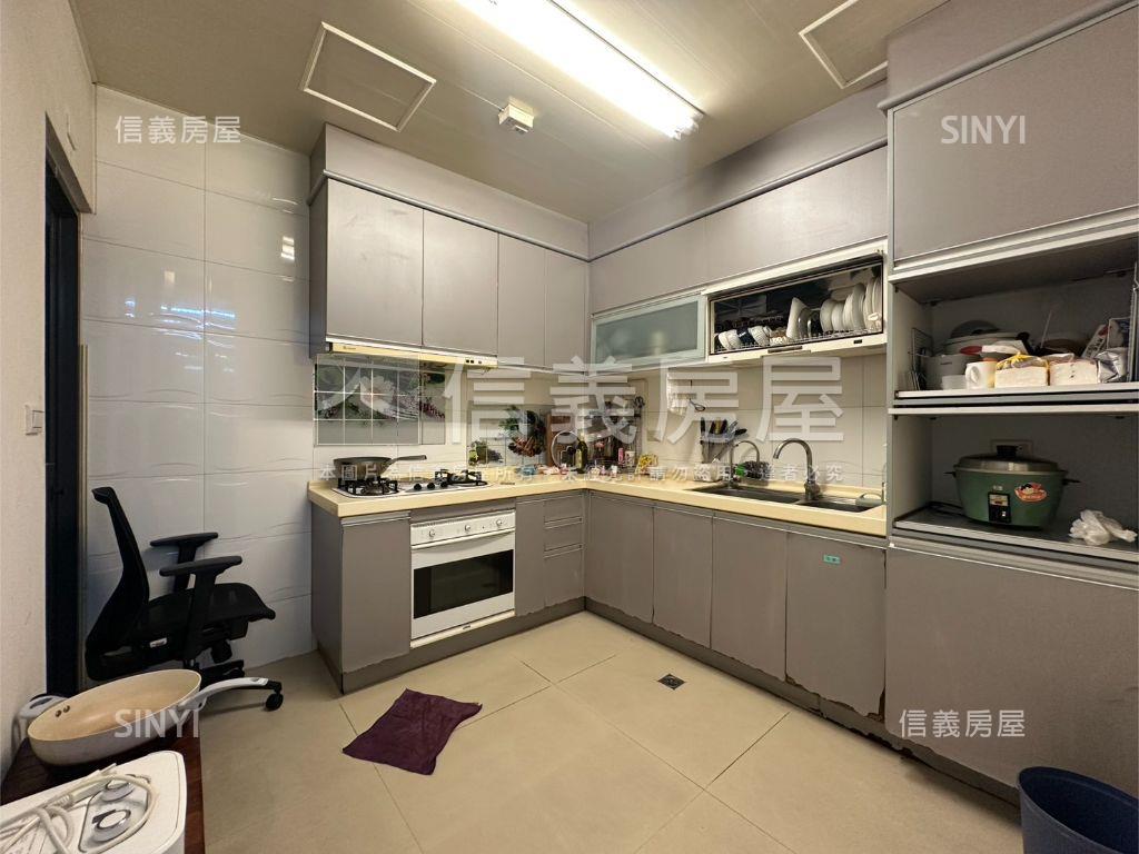 高鐵特區別墅勳章房屋室內格局與周邊環境