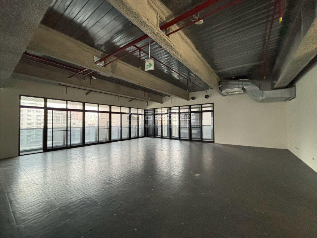 板橋江翠全新鋼骨辦公６Ｆ房屋室內格局與周邊環境