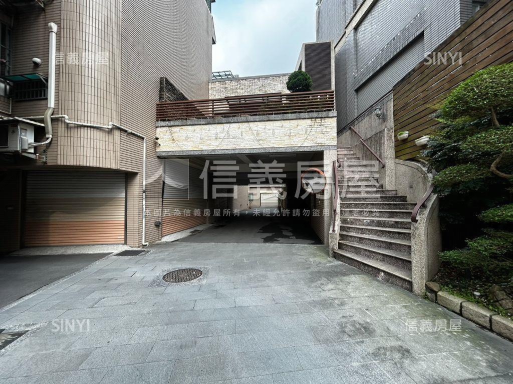 近公園自有車庫大溪美別墅房屋室內格局與周邊環境