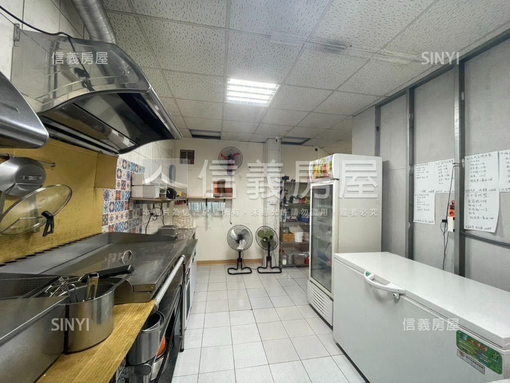 三多捷運永樂街上騎樓透店房屋室內格局與周邊環境