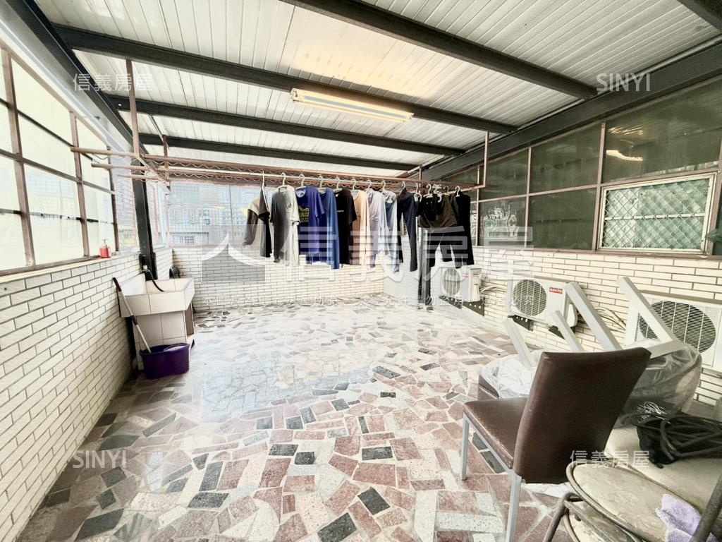 近喜來登生活圈臨路透天房屋室內格局與周邊環境