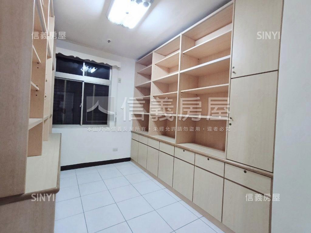 麒麟邊間電梯三房房屋室內格局與周邊環境